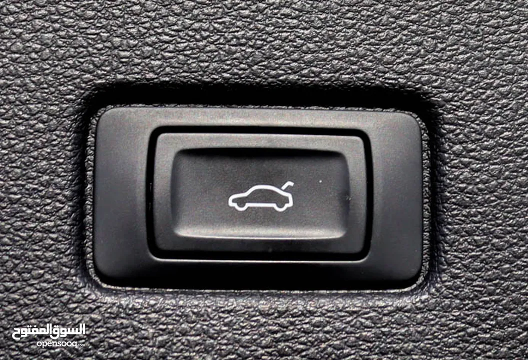 Audi Q7 40 TFSI quattro 2017 V4  GCC, accident-free in excellent condition service history from Audi