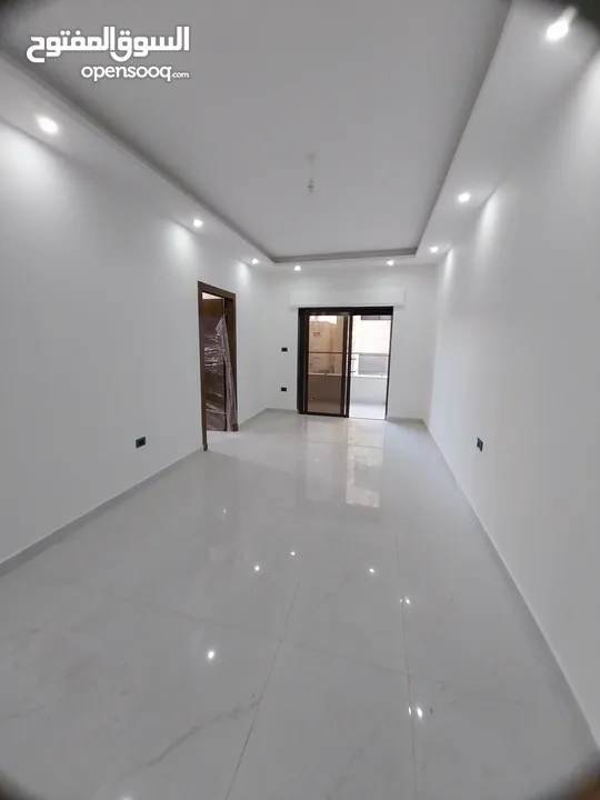 في ارقى مناطق الجاردنز 90م شقة سكنيه و استثمارية