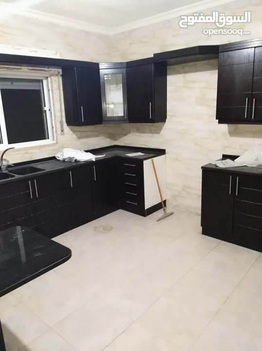 شقه طابق 3 للبيع بضاحية الاستقلال