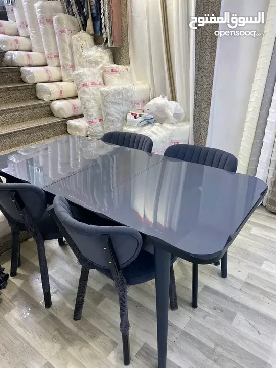 طاوله طعام استعمال خفيف جدا