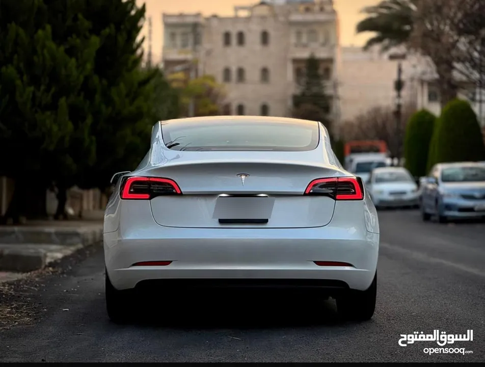 جمرك جديدTesla model 3