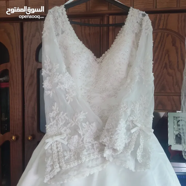 فستان فستان عروس مستعمل مره وحده لبس خاص للبيع بسعر مغري جدا التواصل للجادين فقط