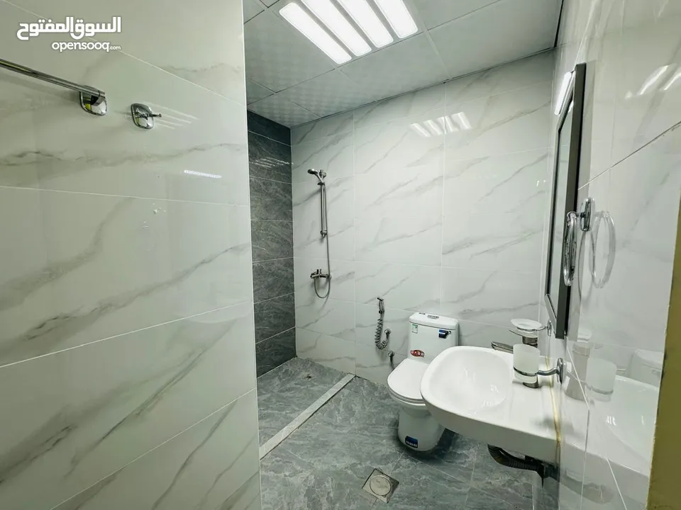 F3 / قرب دوار السفينة غرفة وصالة للايجار الشهري الشامل - مفروشة فرش جديد - 2 بلكونة  - شامل الفواتير