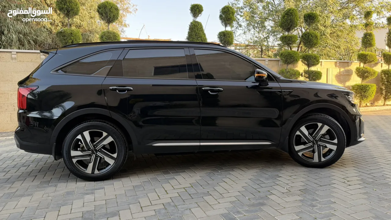 كيا سورينتو بزنز ترخيص 2022 محرك 1600 هايبرد جير أوتوماتيك 240 حصان دفع 4×4