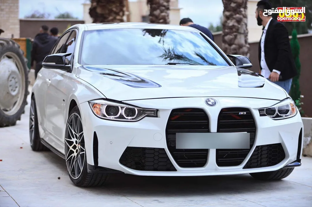 BMW 320i بي ام