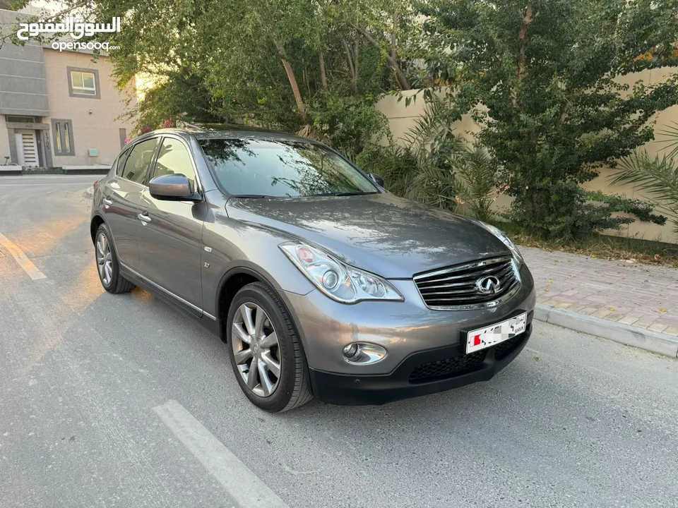 For Sale INFINITY QX5O  Fully Packed Full Agent Maintained  No Accident