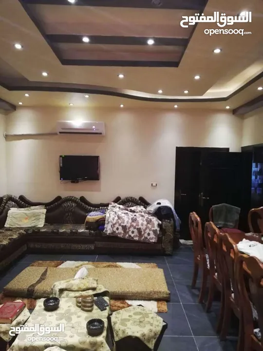 منزل مستقل للبيع مساحة 442 مكون من طابقين  الطابق الاول مستقل وشقتين الطابق الثاني كل شقه مستقله