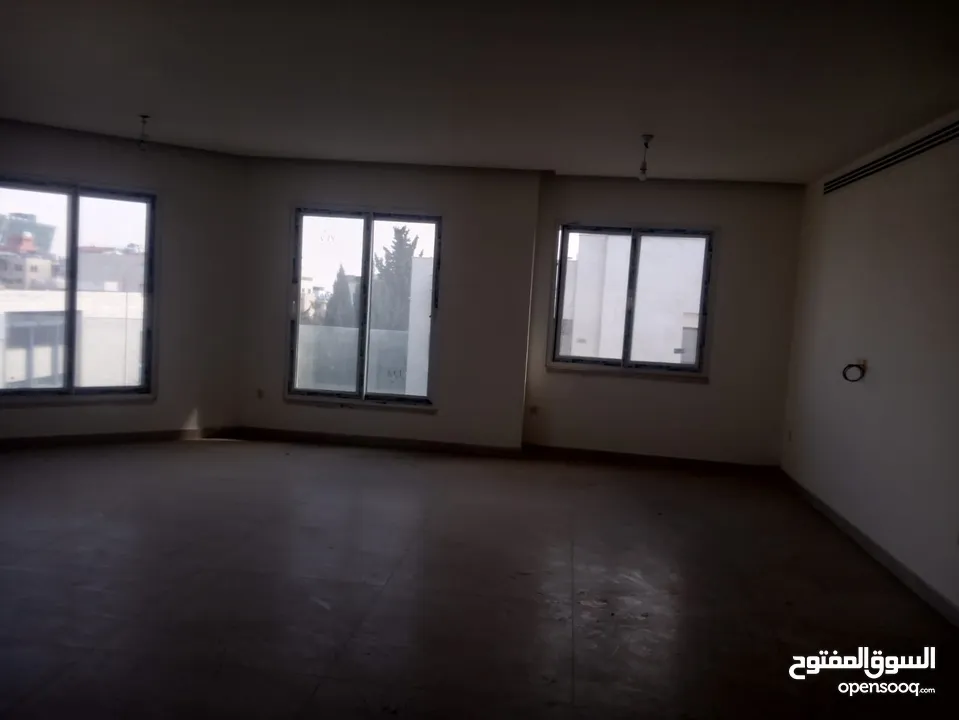 شقه اخير مع روف للبيع في عبدون - ref:14681