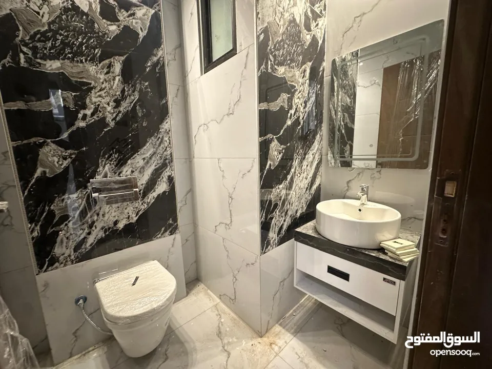 Apartment for Sale in Um Al Summaq ( Property 42786 )-174787211