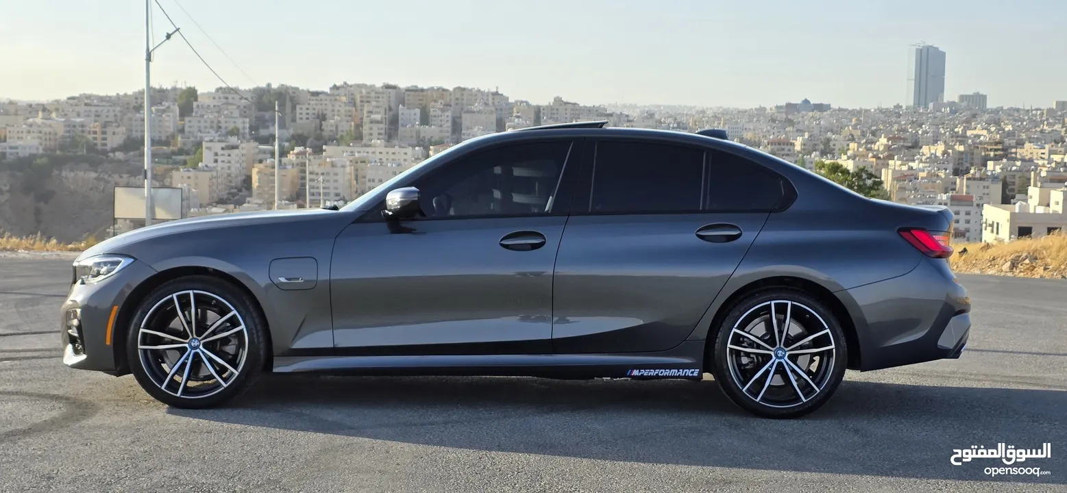 BMW G20 2022  BMW 330e فحص كامل _  فل كامل _ جمرك جديد _ ترخيص سنة كاملة _ ولا اي ملاحظة نهائيا