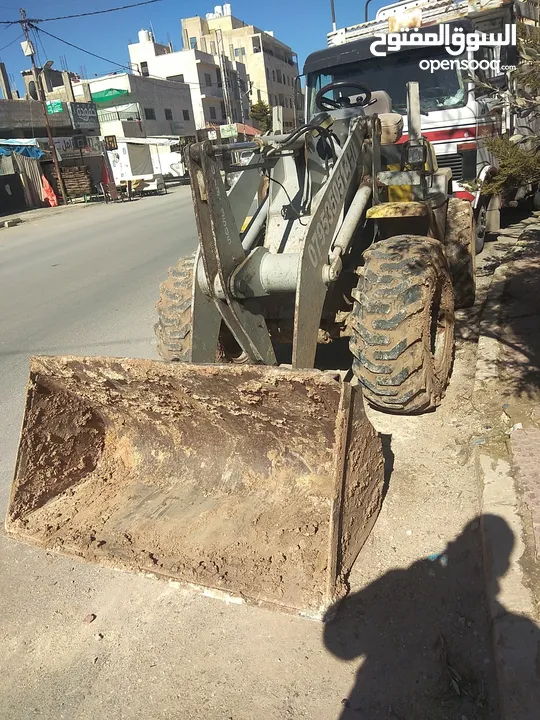 حفار مع جكJCBوجرافة صغير للايجار