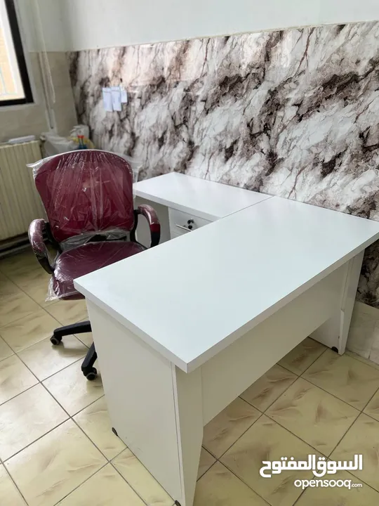 مكتب تفصيل بسعر المصنع خشب لامينت مستورد 120*60 باقل سعر بالمملكه مع وحده ادراج معلقه