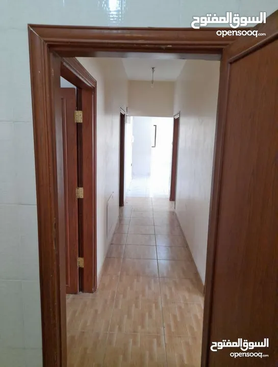 شقة  طابقية مميزة طابق اول للبيع في الذراع الغربي من المالك مباشرة
