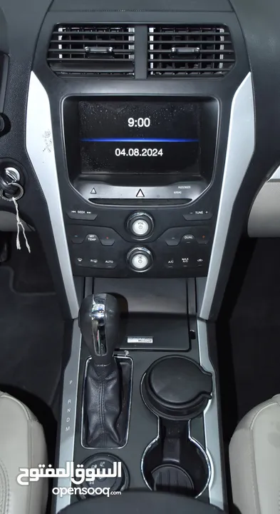 Ford Explorer XLT 4WD ( 2015 Model ) in Black Color GCC Specs