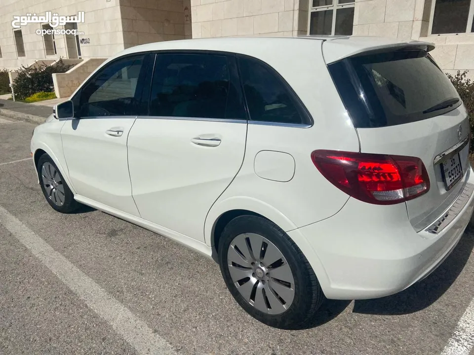 B250e 2015 - Fully Loaded with AutoPark