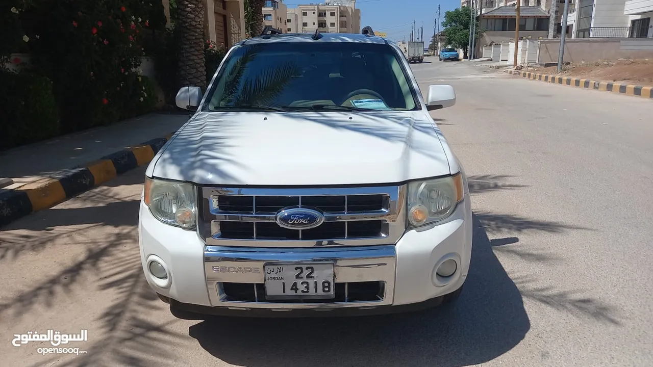 فورد اسكايب فل بفتحه فحص 3 جيد لون ابيض لؤلؤي بسعر مغري قابل للبدل