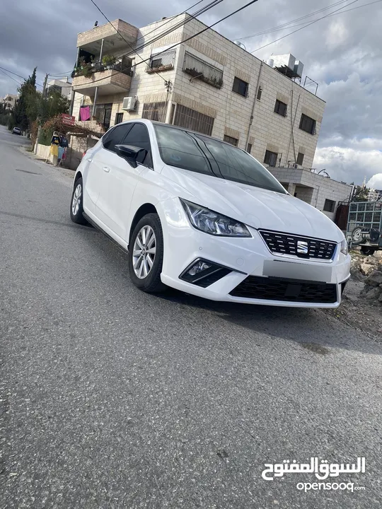 سيات ابيزة للبيع