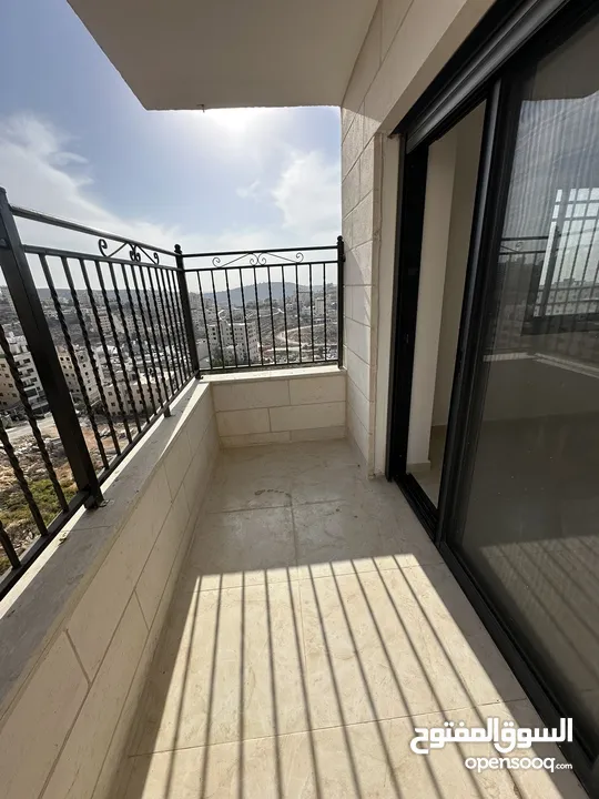 شقة جديده غير مفروشه للايجار في بيتونيا طابق ثاني يوجد مصعد ويوجد باركنج اطلاله مرتبه  يوجدعموله850