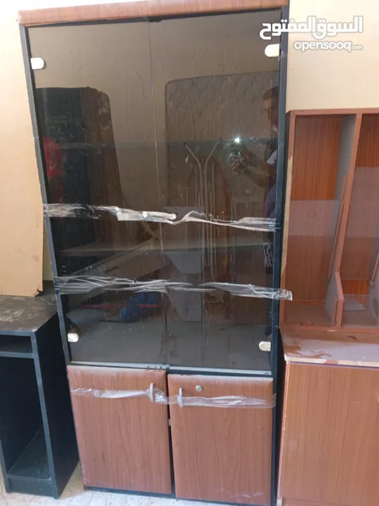 مكاتب للبيع خشب لاتيه بسعر مغري جداً