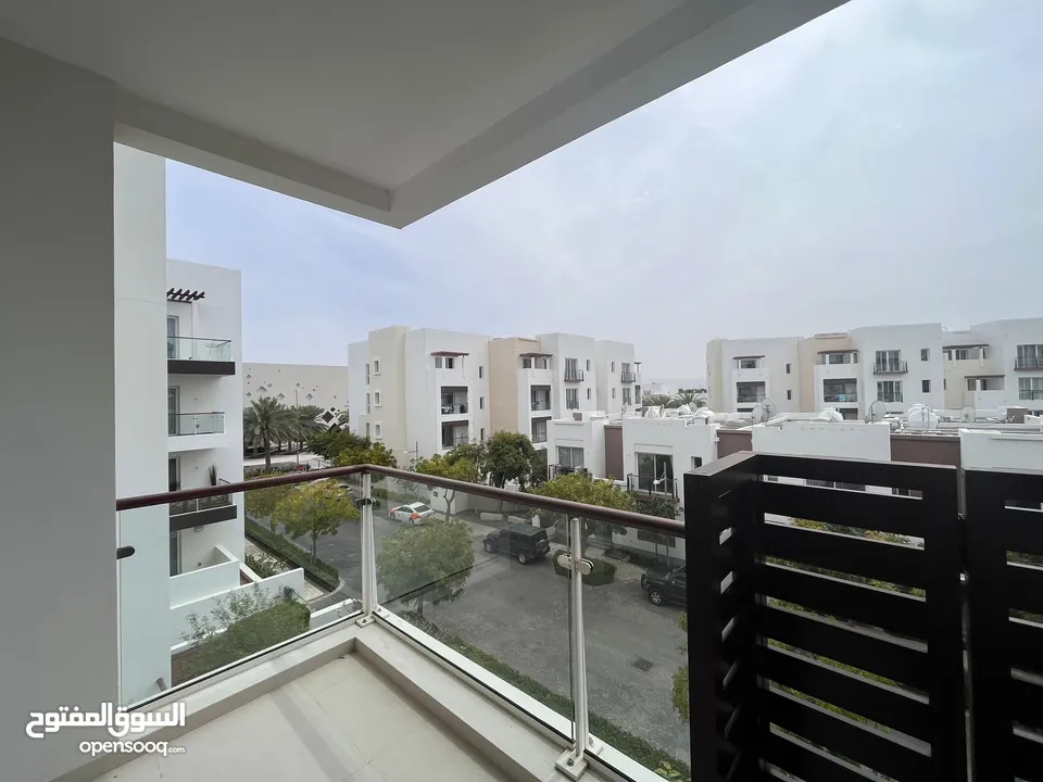 1 BR + Study Room Spacious Apartment for Rent in Al Mouj