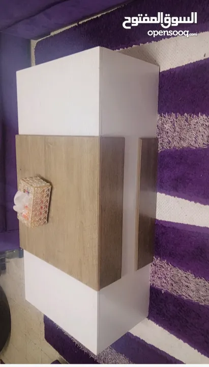 طاوله للبيع بحاله الوكاله