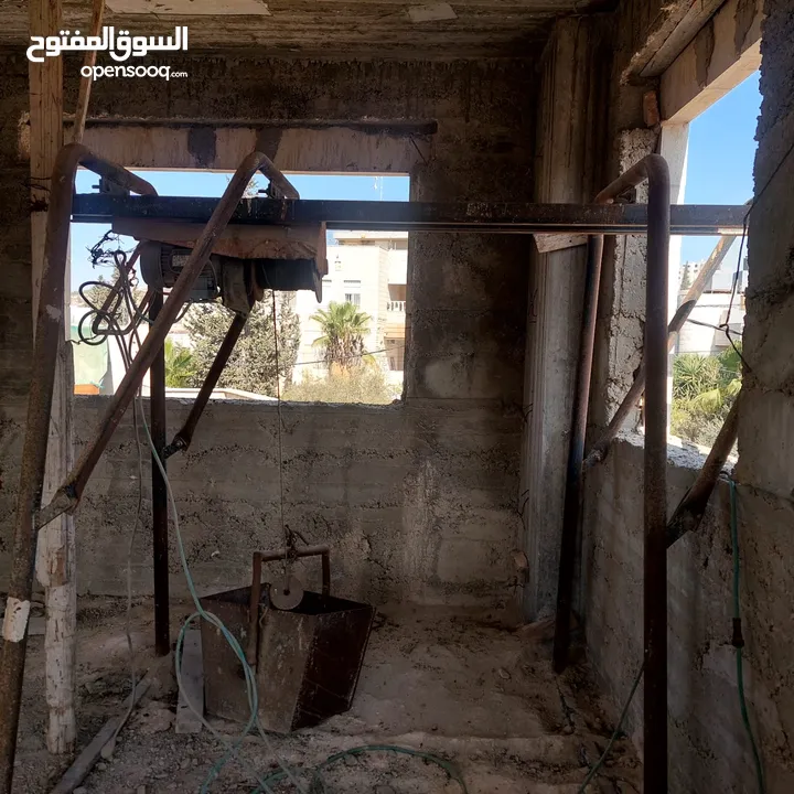 ونش رفع ايطالي أصلي  1 فاز مستعمل  بحالة ممتازة