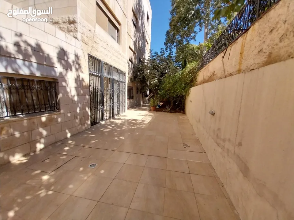 شقة غير مفروشة للإيجار ( Property 38542 ) سنوي فقط