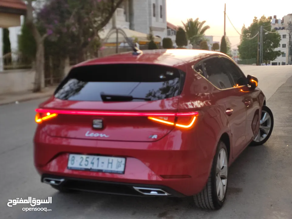 سيات ليون اف ار فل اضافات ماعدا الفتحة  محرك1500بنزين اتوماتيك