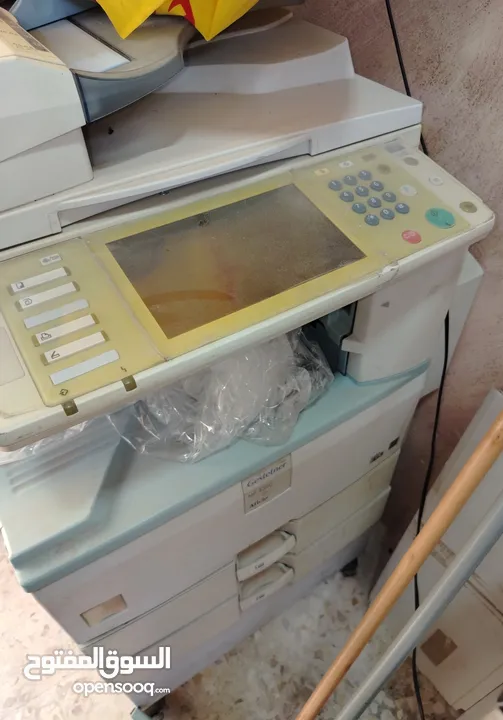 آلة تصوير... استخدام قليل... بحاجة جرار حبر وتنظيف