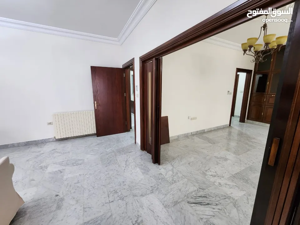 شقة أرضية طابقية للإيجار في عبدون الشمالي - ref : 14474