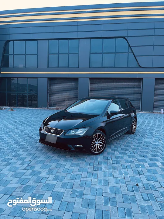 Seat leon بالكراتين