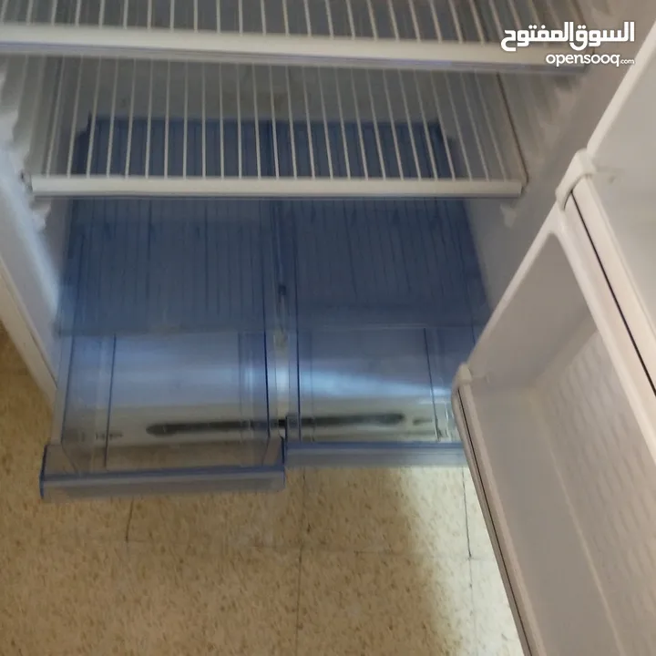 ثلاجة نوع فيدرال 250/300 لتر