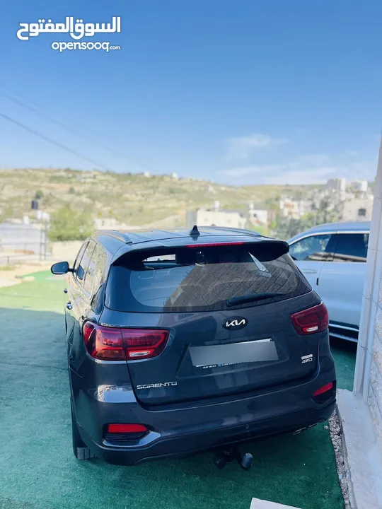 Kia sorento  فل فل اضافات ما عدا الفتحة فقط  4*4 عداد اصلي 100 الف امكانية البيع دفعة وشيكات