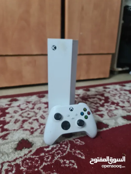 Xbox series s بحالة ممتازة للبيع