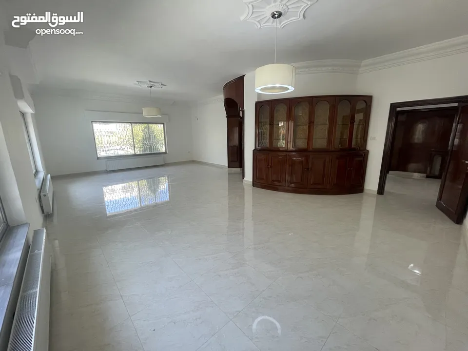 فيلا مجددة بالكامل للايجار في الشميساني ( Property 39160 ) سنوي فقط