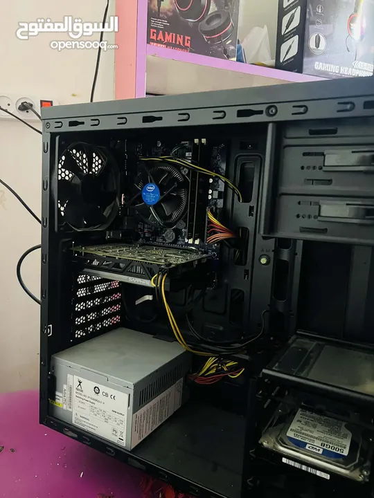 كمبيوتر ممتاز بحالة شبه جديدة