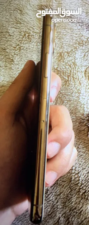 ايفون xs بحالة ممتازه بسعر مغري