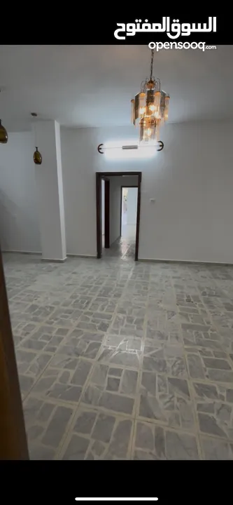 شقة للايجار السنوي شارع عصيرة قريبة من جميع الخدمات