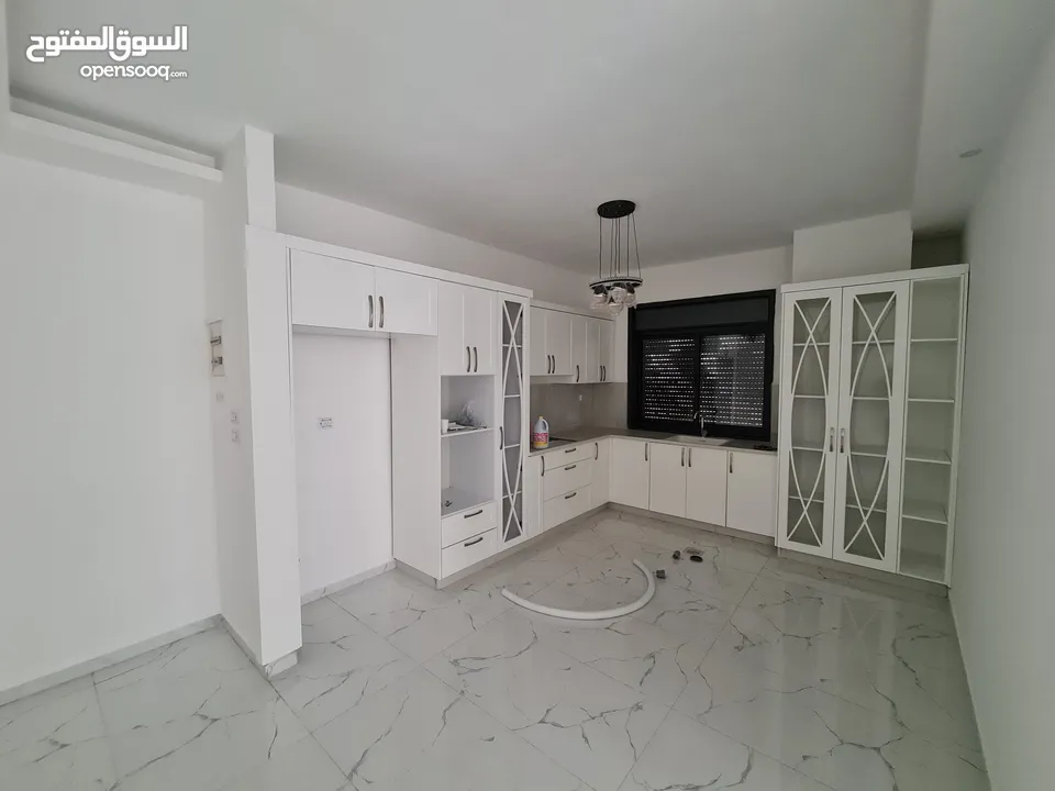 شقة غير مفروشة للايجار في  رام الله