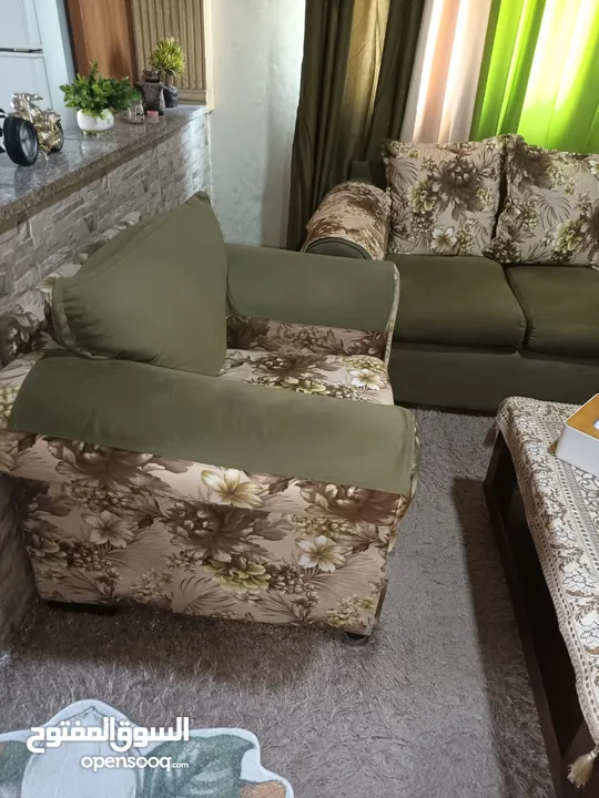 كنب خشب ثقييييل للبيع الزرقاء الجديده