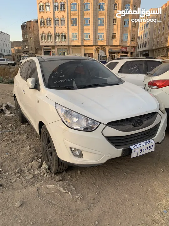 توسان2011 جير عادي 6جيرات وال 7ريوس فتحه سكف بانوراما سنجل ديزل مكينيه 16اربعه بسطون بضاعه جديد