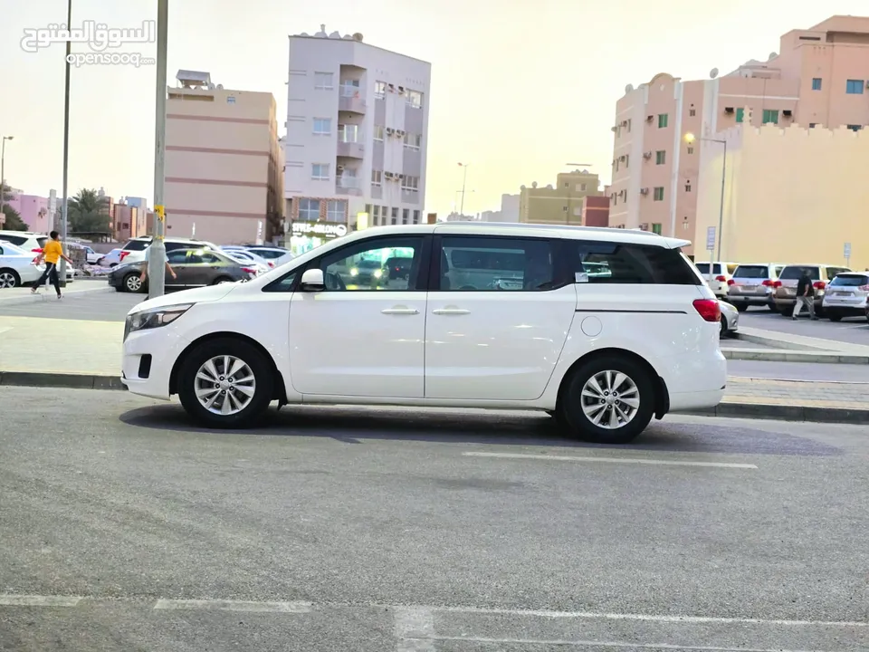 KIA CARNIVAL 3.3L 2016 SINGLE OWNER 8 SEATER VAN TYPE SUV IN EXCELLENT CONDITION FOR SALE