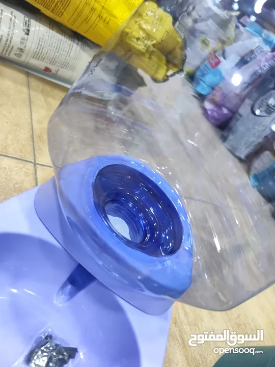 حافظات طعام و ماء للقطط والكلاب ،