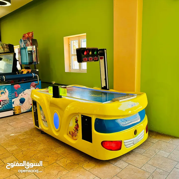 مدينة ملاهي والالعاب  كامله للبيع بدون الموقع