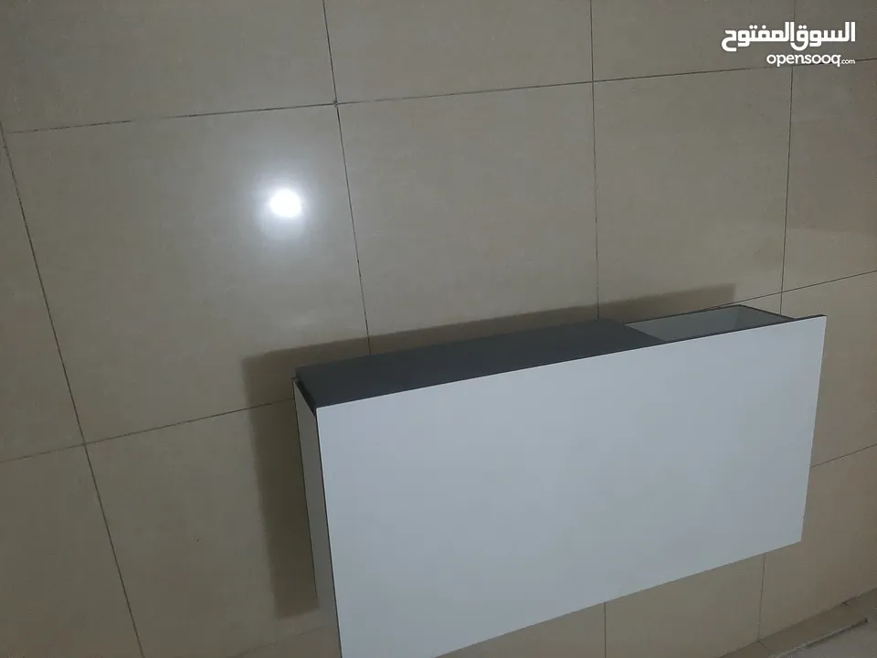 طاولت تلفزيون مستعمله
