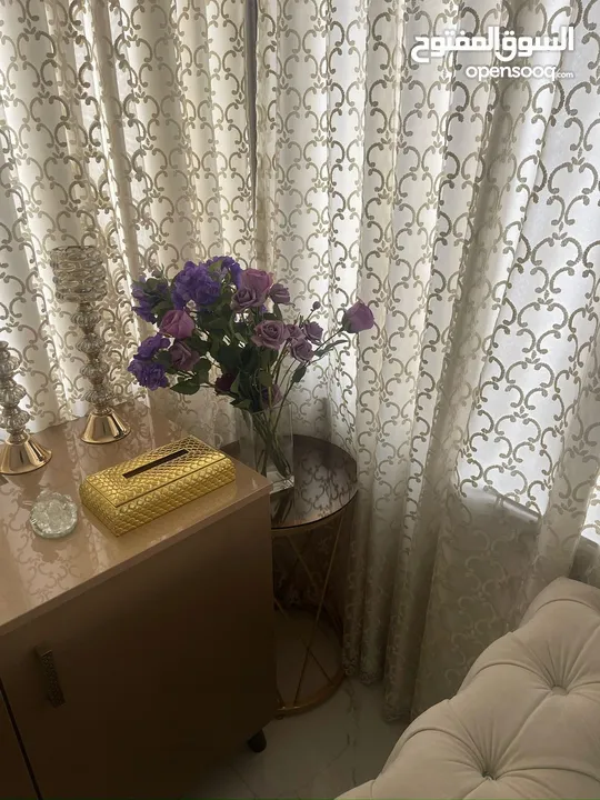 عفش بيت فاخر للبيع (برادي ، كنب، طاولات، مغسلة )