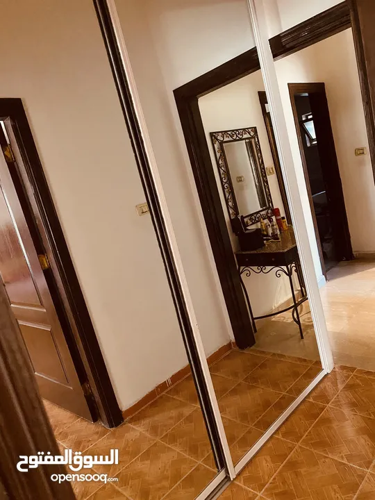 شقه في الرابيه تقع بين مسجد الكالوتي ودوار الكيلو موقع مميزززز قريبه جداً من الخدمات