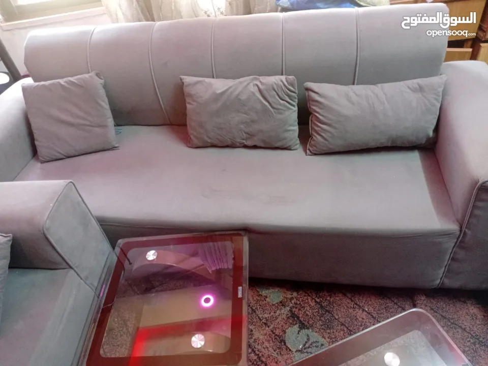 طقم كنب 7 مقاعد للبيع بحاله جيدة جدا
