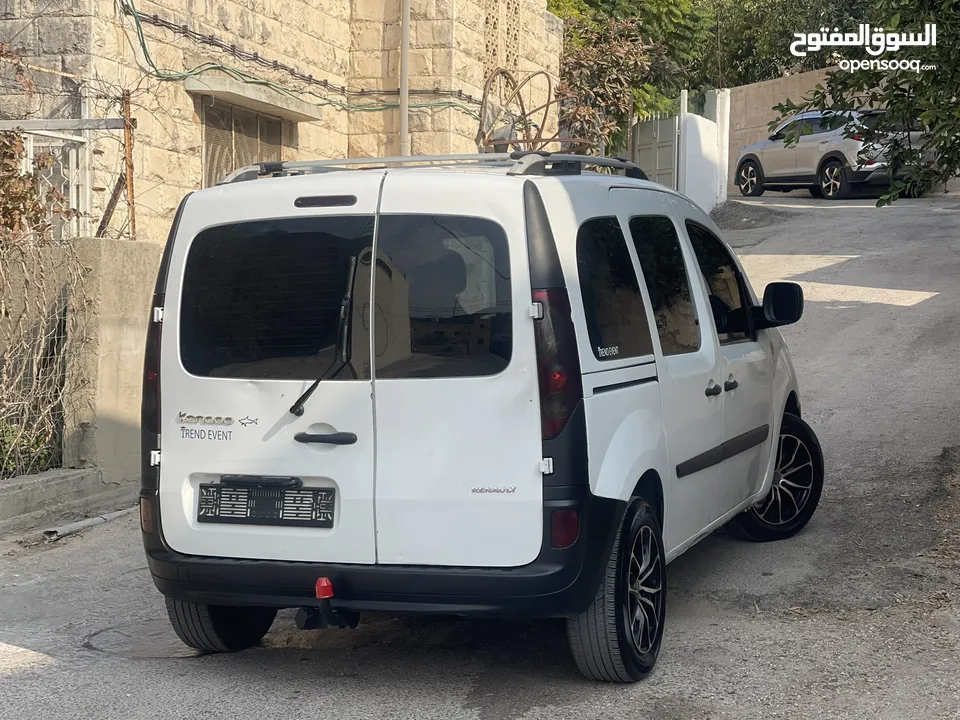 رينو KANGOO 2013 بحالة الشركة