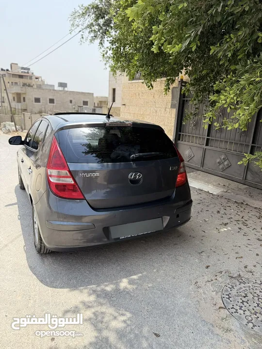 HYUNDA I30  2009 بسعر حرق ع الكاش فل مع فتحة سقف